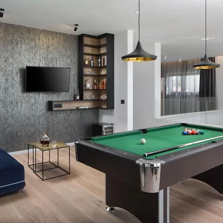 In With Pool Near Ruins * Pula