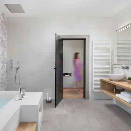 Villa In With Pool Near Ruins *