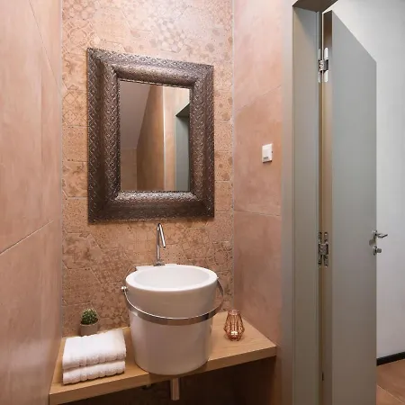 In With Pool Near Ruins Villa *