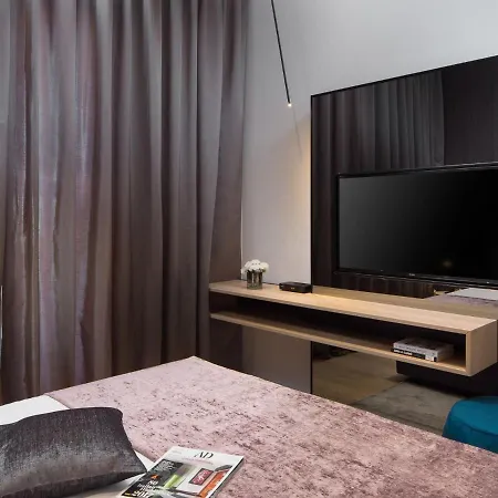 In With Pool Near Ruins Villa