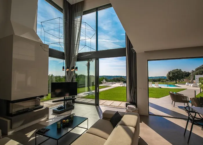 In With Pool Near Ruins *