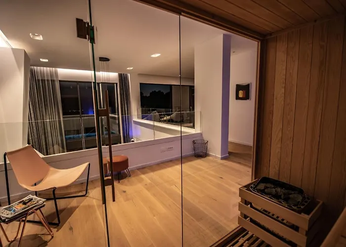 Вілла In With Pool Near Ruins