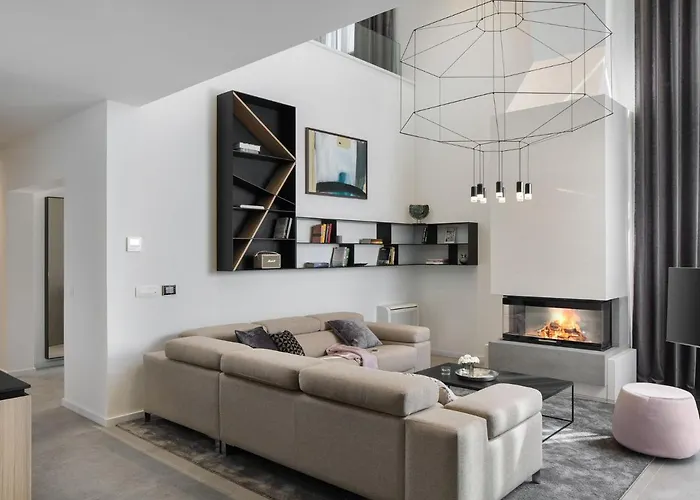 Вілла In With Pool Near Ruins